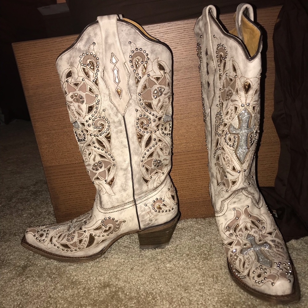 Corral boots